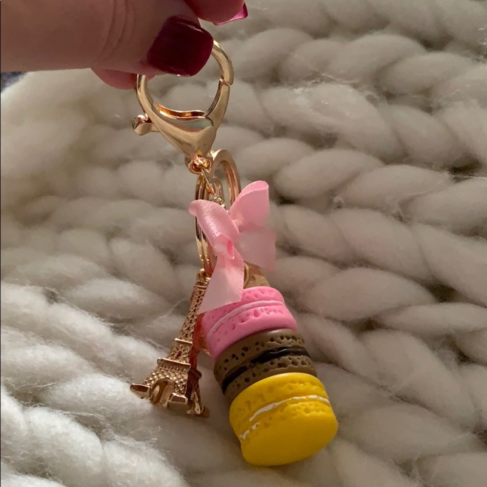 Macaroon keychain